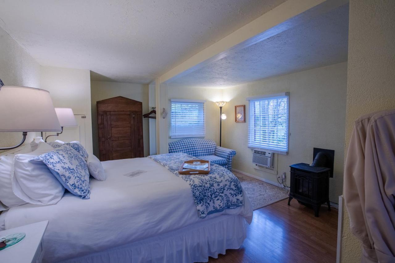 5 Ojo Inn Bed And Breakfast Юрика Спрингс Экстерьер фото