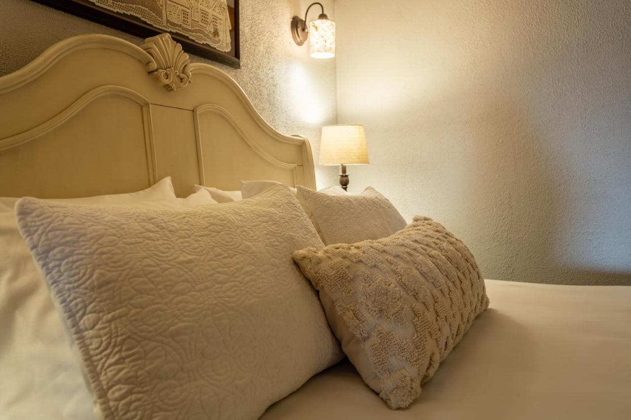 5 Ojo Inn Bed And Breakfast Юрика Спрингс Экстерьер фото