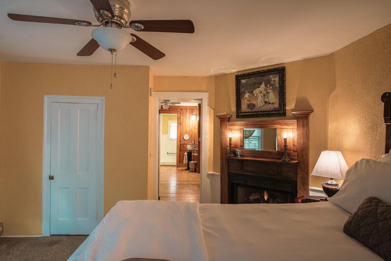 5 Ojo Inn Bed And Breakfast Юрика Спрингс Экстерьер фото
