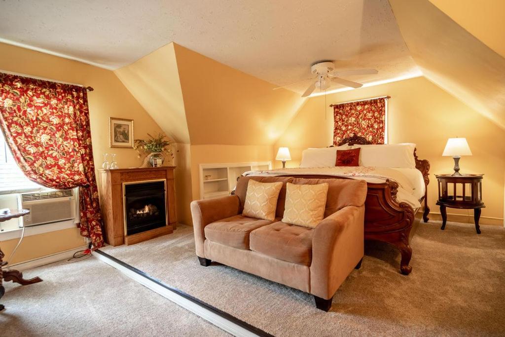 5 Ojo Inn Bed And Breakfast Юрика Спрингс Экстерьер фото